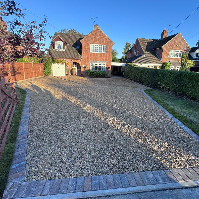 Carica immagine nel visualizzatore galleria, Gravel driveway grids with 25mm beach stones