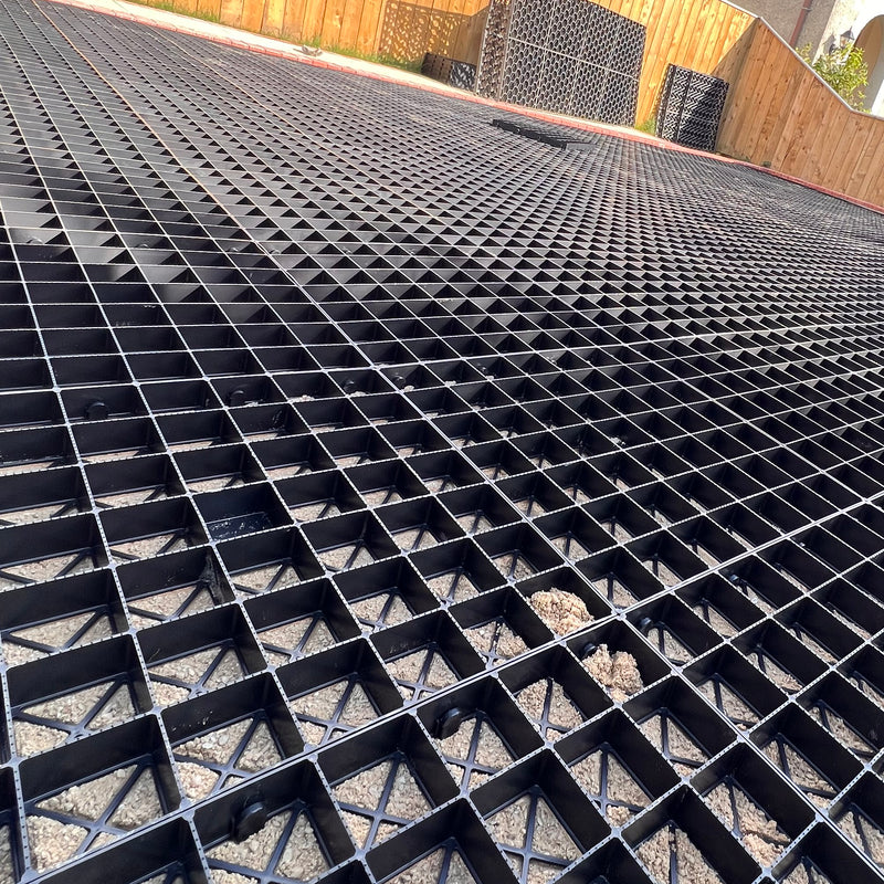 Carica immagine nel visualizzatore galleria, Interlocked gravel grids for a driveway
